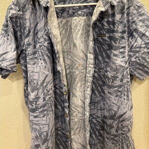Columbia Gray Patterned Short Sleeve Button Up